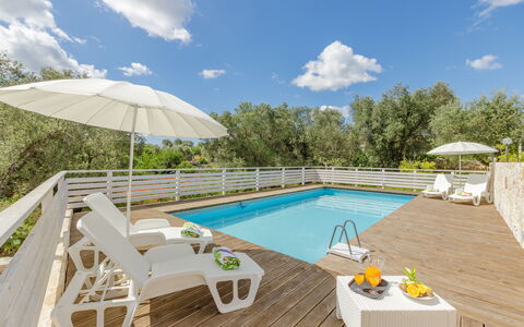 Trullo Quattro Carrini: Möbel, Gartenmöbel, Resort, Schwimmbad, Eco Hotel, Sonnenliege, Stuhl, Schatten, Hotel, Villa