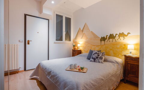 Casa Colleoro: Bett, Interior Design, Schlafzimmer, Möbel, Bedding, Wand, Bettdecke, Holz, Fussboden, Zimmer
