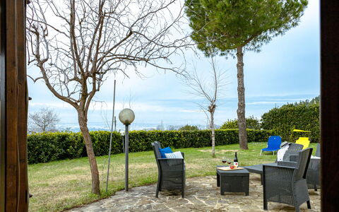 Casa Colleoro: Möbel, Gartenmöbel, Grundstueck, Stuhl, Schatten, Garten, Tisch Im Freien, Rasen, Landscaping, Garten