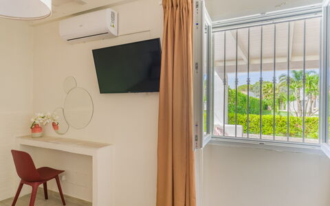 Ville Poggioreale: Interior Design, Möbel, Zimmer, Decke, Fussboden, Zuhause, Flooring, Wohnung, Schlafzimmer, Linens