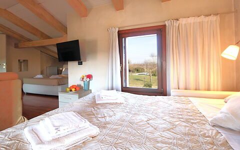 Silea Apartments, Pool, Garden, Treviso: Möbel, Bett, Interior Design, Schlafzimmer, Holz, Bettdecke, Bedding, Zuhause, Fussboden, Zimmer