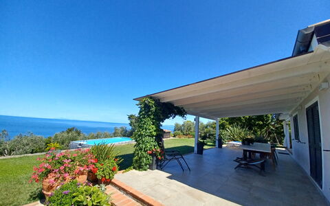 Il Tramonto: Blau, Schatten, Freizeit, Meer, Ozean, Gartenmöbel, Resort, Schwimmbad, Eco Hotel, Küste