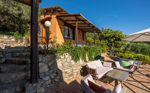 Villa Argentina: Strauch, Eco Hotel, Hütte, Garten, Estate, Resort, Landscaping, Hinterhof, Gartenmöbel, Garten