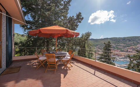 Ca' Nelly: Hügel, Gebirge, Eco Hotel, Balkon, Schatten, Bergdorf