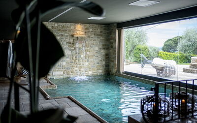 Villa delle Rose: Schwimmbad, Verbundwerkstoff, Resort, Water Feature, Design, Hotel, Eco Hotel, Zimmerpflanze, Villa, Hof