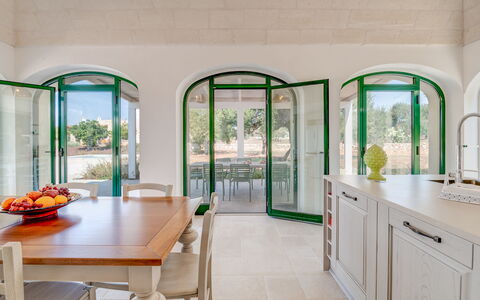 Villa Prestige: Möbel, Interior Design, Flooring, Tabelle, Stuhl, Beleuchtung, Decke, Küche & Esszimmer Tisch, Esszimmer, Fussboden