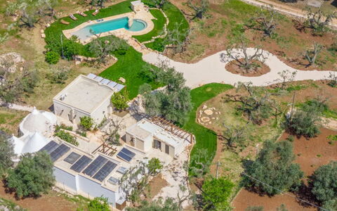 Trulli Corte Kalia, Golf & Puglia: Baum, Vogelperspektive, Wohngebiet, Landschaft, Luftaufnahmen, Grundstueck, Ländliches Gebiet, Estate, Vorort, Landscaping