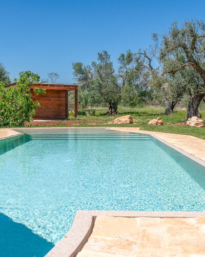 Trulli Corte Kalia, Golf & Puglia: Blau, Schwimmbad, Verbundwerkstoff, Water Feature, Resort, Fliese, Schatten, Hinterhof, Landscaping, Design