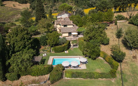 La Piccola Oasi: Wohngebiet, Strauch, Haus, Estate, Zuhause, Hütte, Garten, Bauernhaus, Landscaping, Villa
