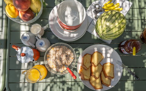 La Piccola Oasi: Essen, Geschirr, Obst, Servierware, Dishware, Zutat, Tabelle, Produzieren, Teller, Drinkware