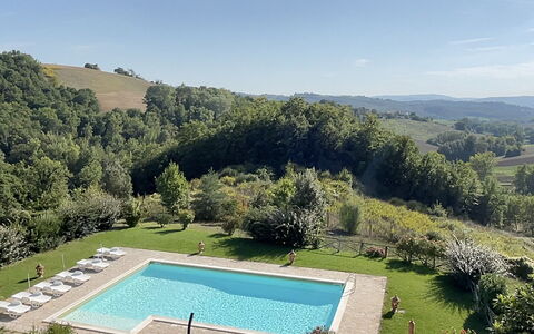 Santa Barbara: Schwimmbad, Resort, Gartenmöbel, Freizeit, Thermae, Eco Hotel, Estate, Sonnenliege, Villa, Ferienort