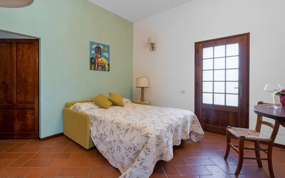 Unterkunft:&nbsp;Mandorlo Apartment With Pool, Casole D'elsa