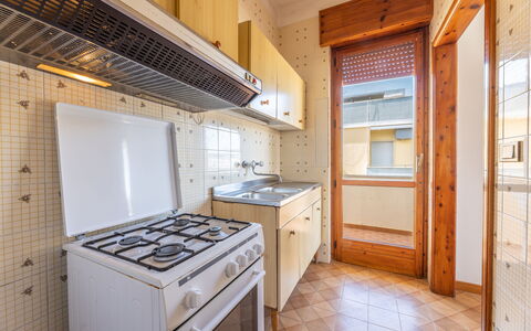 Giovanni Apartment In Gallipoli, Ac, Seaside: Wand, Holz, Wohnung, Zuhause, Zimmer, Holzbeize, Major Appliance, Küche, Farbe, Design