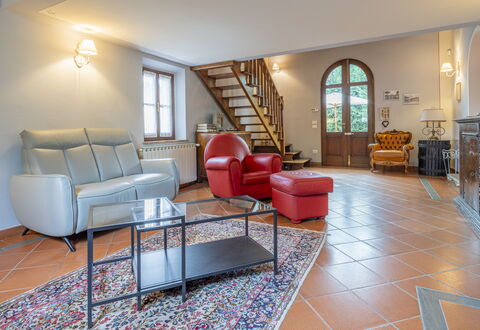 Casa Michela Casalguidi, Garden, Wifi: Interior Design, Flooring, Möbel, Decke, Fussboden, Zimmer, Couch, Beleuchtung, Wohnzimmer, Zuhause