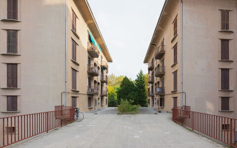 Lory House: Gebäude, Wand, Fenster, Wohngebiet, Wohnung, Fassade, Stadt, Nachbarschaft, Die Architektur, Urban Design