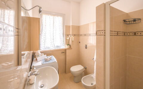 Lory House: Flooring, Interior Design, Armatur, Badezimmer, Fussboden, Sinken, Bad Sink, Zimmer, Zapfhahn, Installation