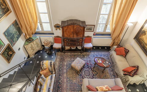 Portello Square Lux Apartment Genova: Möbel, Interior Design, Wand, Holz, Flooring, Fussboden, Wohnzimmer, Beleuchtung, Zimmer, Couch