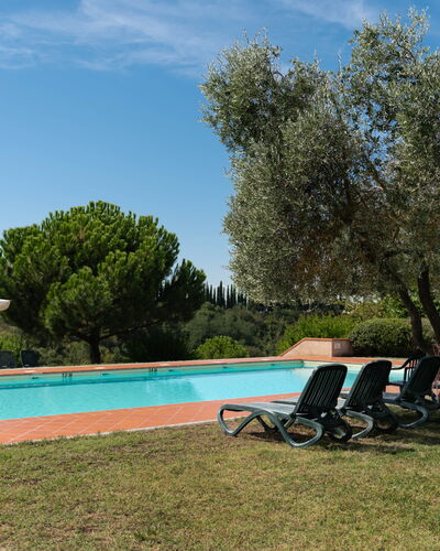 Country House In Tuscan Hills: Schwimmbad, Resort, Hazienda, Garten, Estate, Landscaping, Eco Hotel, Schatten, Gartenmöbel, Villa
