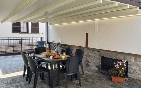 Irene: Markise, Schatten, Decke, Outdoor Struktur, Pergola, Gartenmöbel, Strahl, Blumentopf, Zimmerpflanze, Terrasse