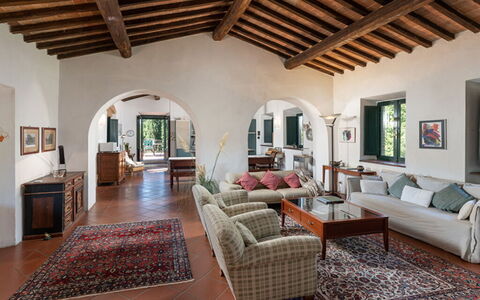 Casale del Timignano, Private Villa with Huge Gard: Möbel, Zuhause, Interior Design, Flooring, Stuhl, Decke, Zimmer, Wohnzimmer, Zimmerpflanze