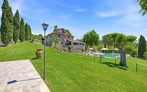 La Dimora del Chianti Dimora: Stunning Tuscan Ston: Estate, Schwimmbad, Garten, Landscaping, Villa, Villa, Rasen, Hazienda, Garten, Bauernhaus