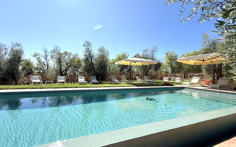 Villa del Mangia, 5Panoramic Pool and Chef Service: Schwimmbad, Baum, Resort, Gartenmöbel, Garten, Schatten, Eco Hotel, Landscaping, Hazienda, Estate