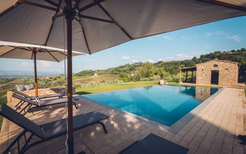 Villa Petrosa: Your Private Escape Overlooking the: Schwimmbad, Freizeit, Erholung, Gartenmöbel, Resort, Estate, Urlaub, Eco Hotel, Sonnenliege, Villa