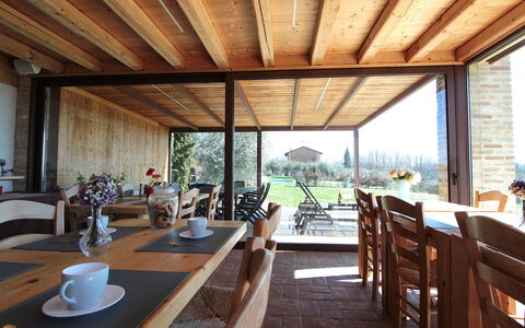 Villa Montello Pool, Jacuzzi, Ac, Wifi, Treviso: Möbel, Holz, Tabelle, Küche & Esszimmer Tisch, Gartenmöbel, Stuhl, Tisch Im Freien, Veranda, Holzbeize, Hartholz
