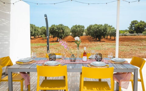 Villa Donnosanto a 5 Minuti Da Spiaggia. Ostuni 10: Möbel, Stuhl, Tabelle, Gartenmöbel, Küche & Esszimmer Tisch, Tisch Im Freien, Restaurant, Geschirr, Esszimmer, Tischdecke