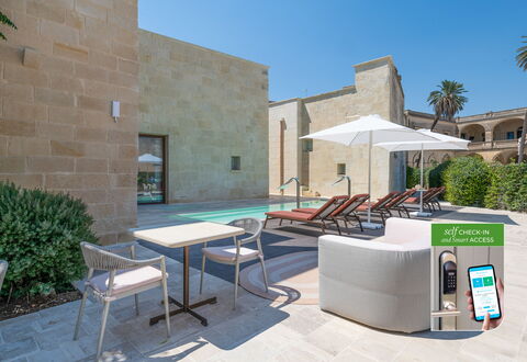 Corte Dei Granai Raro Rooms Collection: Schatten, Hazienda, Hof, Hotel, Landscaping, Villa, Schwimmbad, Resort, Gartenmöbel