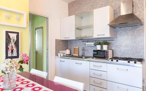 Suite Artemare: Küche, Küchengerät, Möbel, Countertop, Major Appliance, Interior Design, Cabinetry, Flooring, Zuhause, Haushaltsgerät