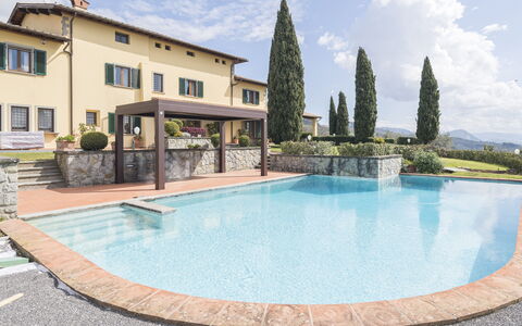 Villa Alessia Luxury: Schwimmbad, Resort, Schatten, Water Feature, Eco Hotel, Hof, Villa, Landscaping, Hazienda, Flagstone