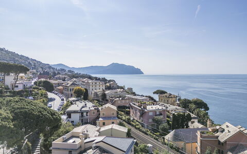 Central Design Flat With Parking, Bogliasco: Wasser, Gewässer, Küste, Wohngebiet, Küsten Und Ozeanische Forms, Horizont, Meer, Haus, Zuhause, Menschliche Siedlung