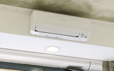 La Rondine Apartment: Haushaltsgerät, Elektronisches Gerät, Wohnzimmer, Kleingeräte, Zimmerpflanze, Lampe