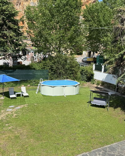 Il Volo Del Nibbio: Möbel, Garten, Rasen, Stuhl, Gartenmöbel, Hinterhof, Schwimmbad, Schatten, Garten, Landscaping