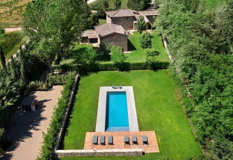 L'orto Vignamaggio, Private Pool, Nature, Greve In: Schwimmbad, Garten, Strauch, Estate, Hinterhof, Rasen, Landscaping, Bauernhaus, Garten, Hof