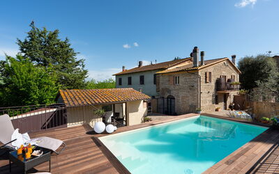 Villa Gori: Schwimmbad, Verbundwerkstoff, Resort, Gartenmöbel, Thermae, Estate, Eco Hotel, Villa, Blumentopf, Stuhl