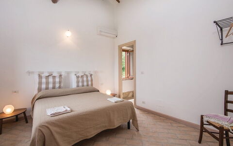Casa Rosmarino, Ac, Wifi, Narni: Wand, Interior Design, Holz, Flooring, Fussboden, Schlafzimmer, Möbel, Decke, Bett, Zuhause