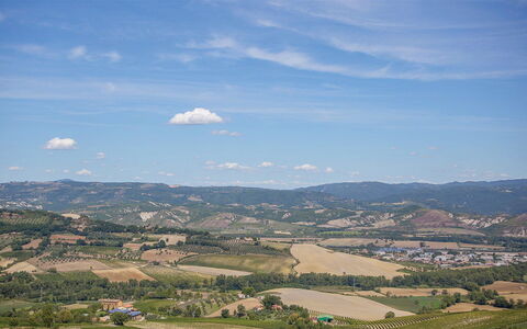 Casa Alloro, Ac, Wifi, Narni: Himmel, Daytime, Bergforms, Natur, Hügel, Horizont, Berg, Natürliche Landschaft, Landschaft, Ökoregion