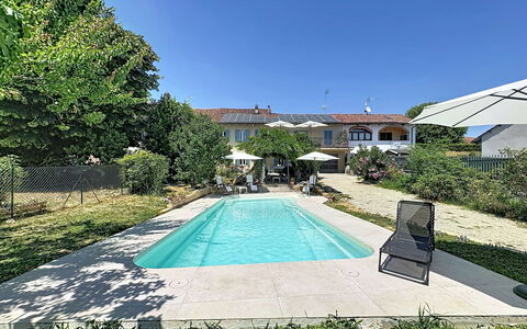 Casetta di Agnese: Schwimmbad, Wohngebiet, Resort, Gartenmöbel, Freizeit, Estate, Hazienda, Regenschirm, Villa, Schatten