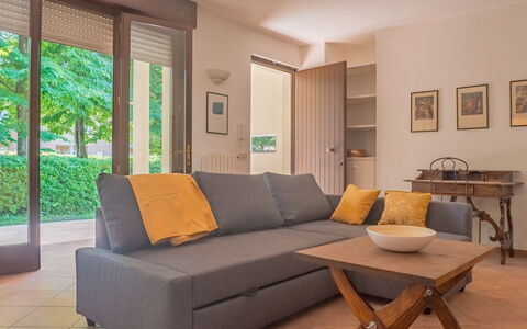 Casa Carla: Möbel, Interior Design, Flooring, Couch, Fussboden, Holz, Tabelle, Zimmer, Wohnzimmer, Holzboden