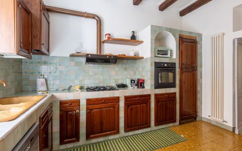 Operapartment: Küche, Countertop, Küchengerät, Interior Design, Flooring, Major Appliance, Cabinetry, Holz, Herd, Decke