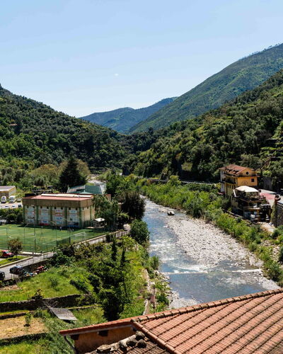 La Terrazza Soleggiata di Maria: Möbel, Wohnung, Stuhl, Balkon, Küche & Esszimmer Tisch, Gartenmöbel, Zimmerpflanze, Kaffetisch