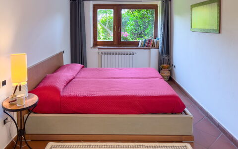 Casa Delle Chicche - Imperia: Möbel, Bett, Interior Design, Schlafzimmer, Bettdecke, Zimmer, Flooring, Bedding, Fussboden, Holz