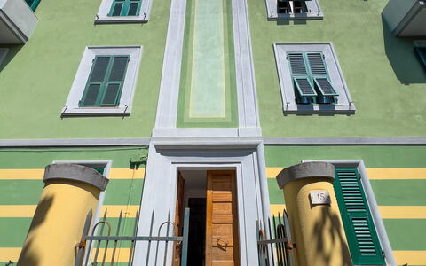 Corso Roma 15 Vacanze - Levanto: Wohnung, Verbundwerkstoff, Eigentumswohnung, Farbe, Balkon, Daylighting