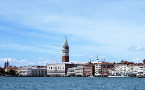 Venice Photobirding, Nature And Culture: Himmel, Blau, Daytime, Gebäude, Stadt, Turm, Stadtgebiet, Turm, Kirchturm, Wasserweg