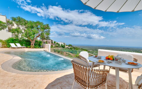Villa Augusta Vista Mare: Wolke, Resort, Gartenmöbel, Schwimmbad, Küste, Landscaping, Stuhl, Ozean, Ferienort, Balkon