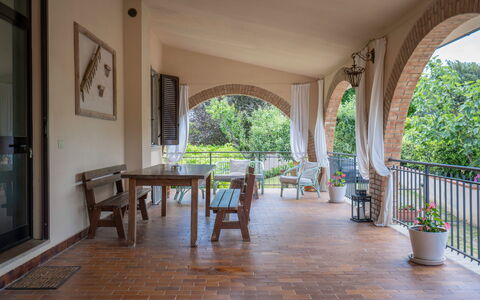 Il Campino, Pool, Montaione: Möbel, Stuhl, Decke, Veranda, Holzbeize, Küche & Esszimmer Tisch, Schatten, Hazienda, Resort, Gartenmöbel