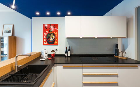 Il Monumento: Küche, Countertop, Küchengerät, Holz, Interior Design, Flooring, Major Appliance, Herd, Haushaltsgerät, Cabinetry