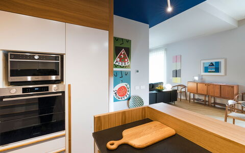 Il Monumento: Interior Design, Möbel, Holz, Küche, Flooring, Decke, Beleuchtung, Fussboden, Countertop, Zimmer